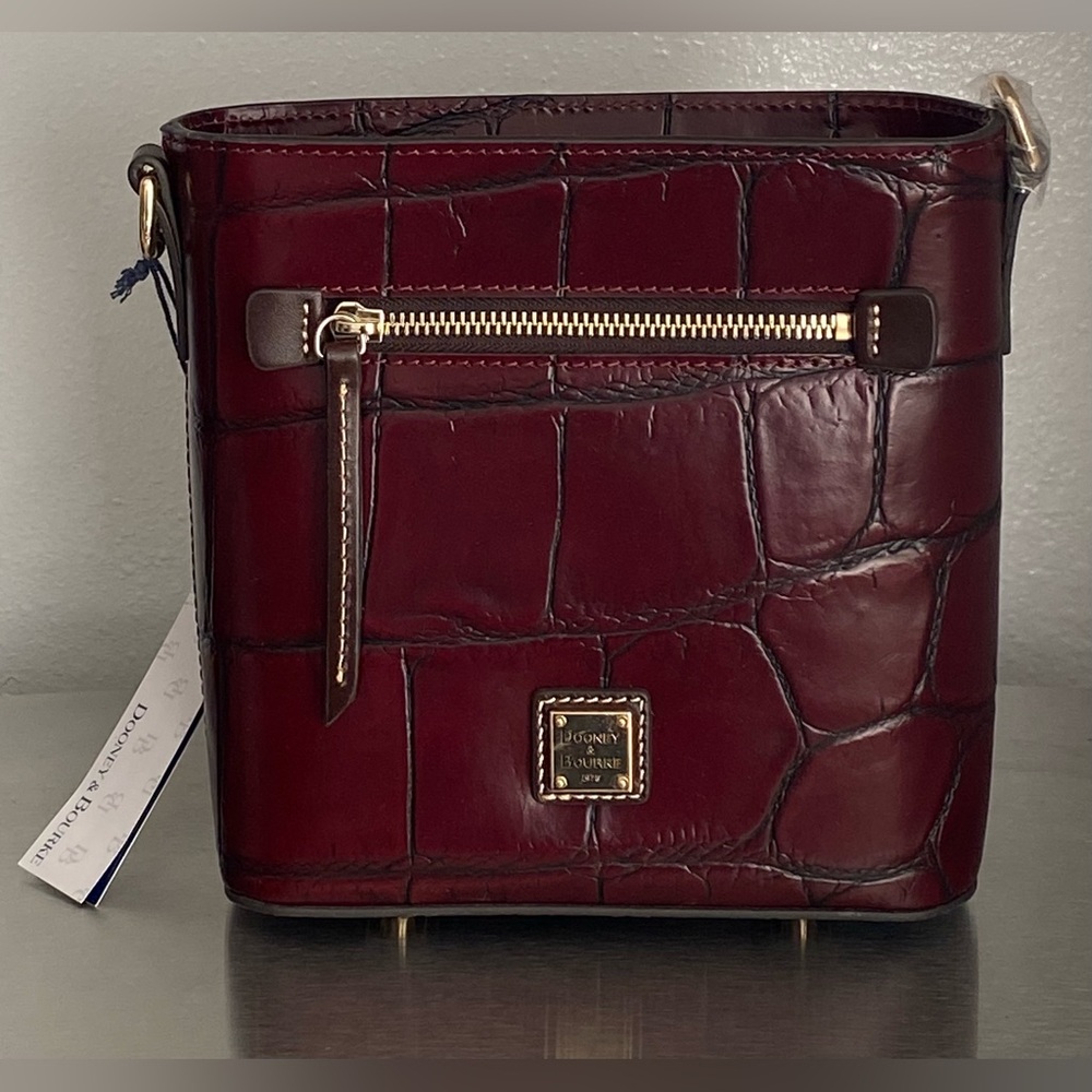 NWT…DOONEY AND BURKE CROC EMBOSSED LEATHER CROSSBODY HANDBAG IN BORDEAUX - Picture 3 of 14